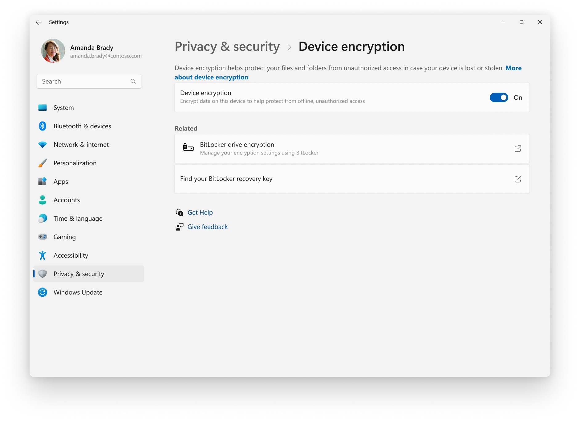 Giao diện "Device encryption" đơn giản trên các phiên bản Windows mới, khác với giao diện quản lý "BitLocker Drive Encryption" đầy đủ tính năng.